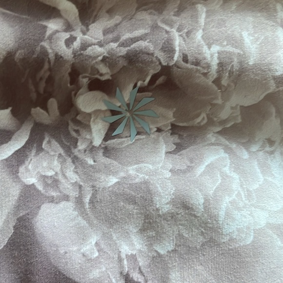 Athleta Elation Printed Tight in Antoinette Velvety Pink Size Small - Picture 9 of 12